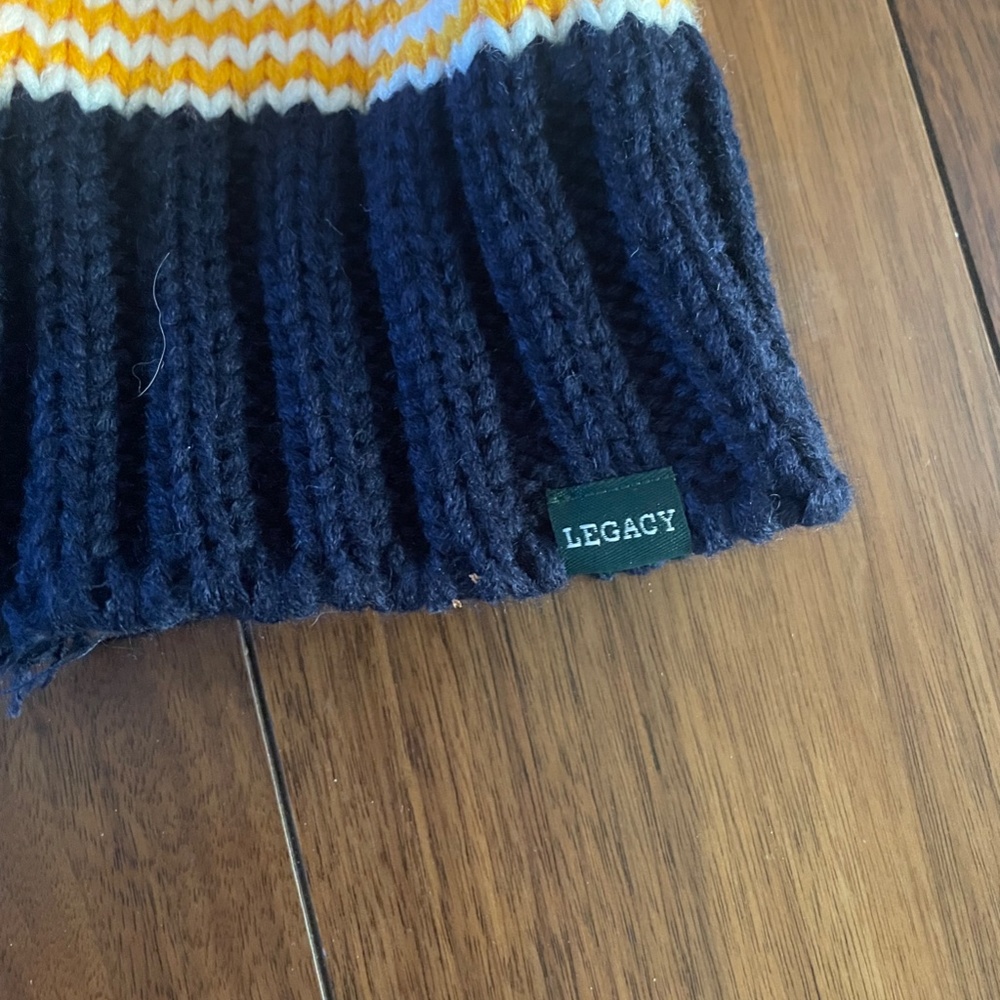 University of Michigan Winter Pompom Beanie Hat - Picture 5 of 7